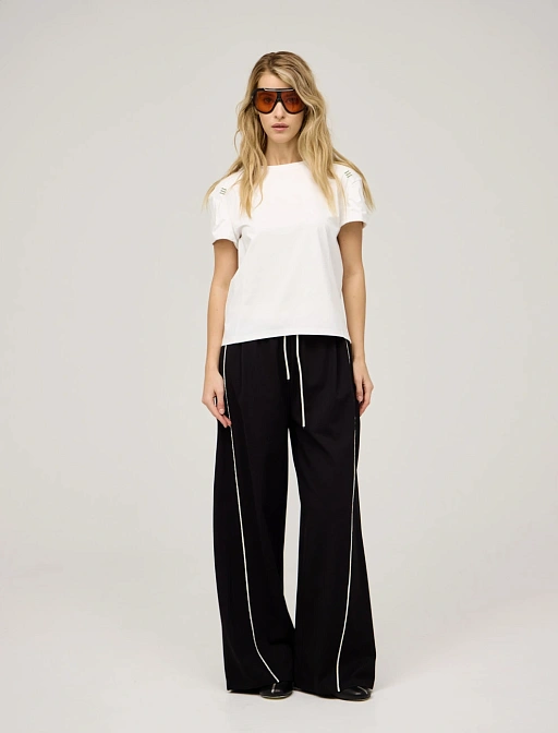 Черные широкие брюки с кантом